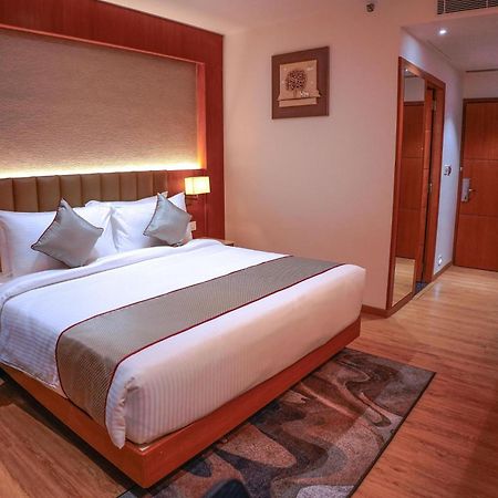 Hotel Crystal Inn Plaza Delhi Airport Nueva Delhi Exterior foto